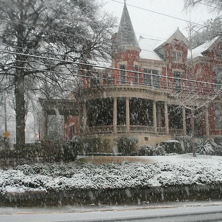 Burke Mansion Bed & Breakfast Macon Bagian luar foto