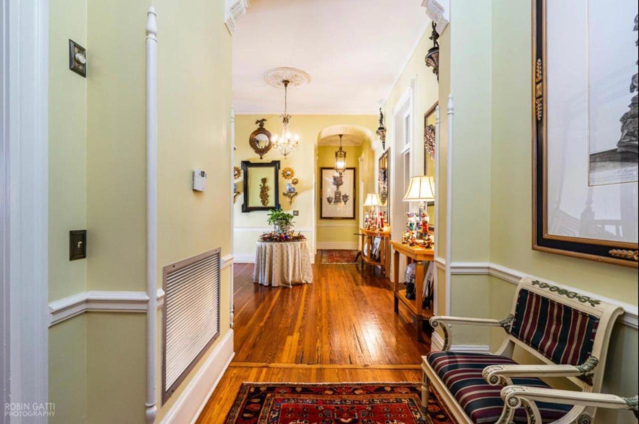 Burke Mansion Bed & Breakfast Macon Bagian luar foto
