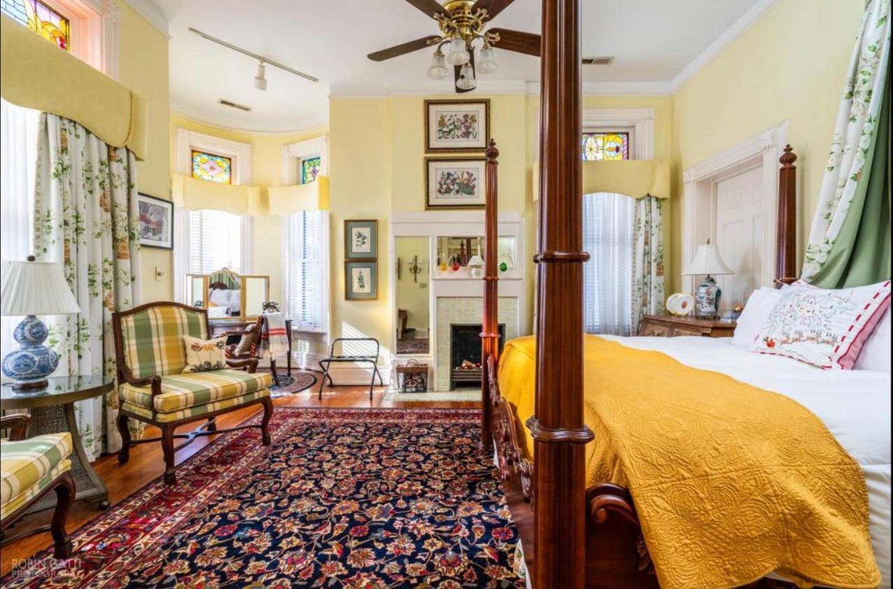 Burke Mansion Bed & Breakfast Macon Bagian luar foto