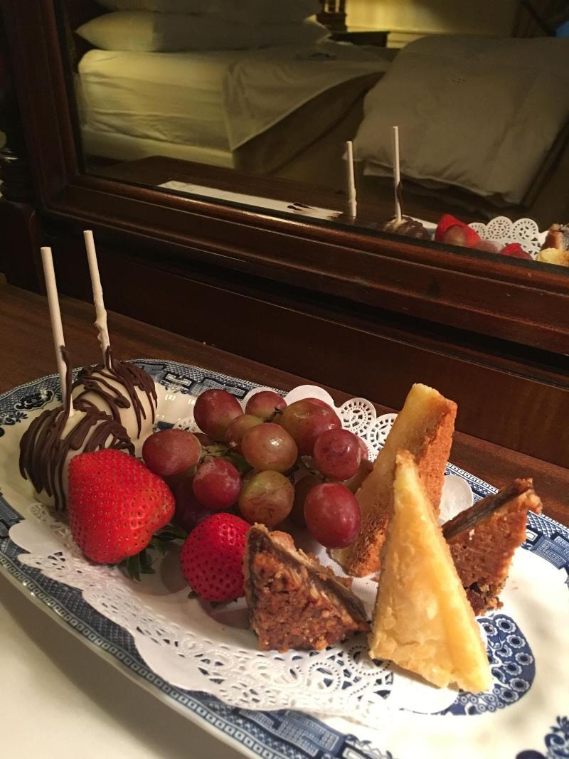 Burke Mansion Bed & Breakfast Macon Bagian luar foto