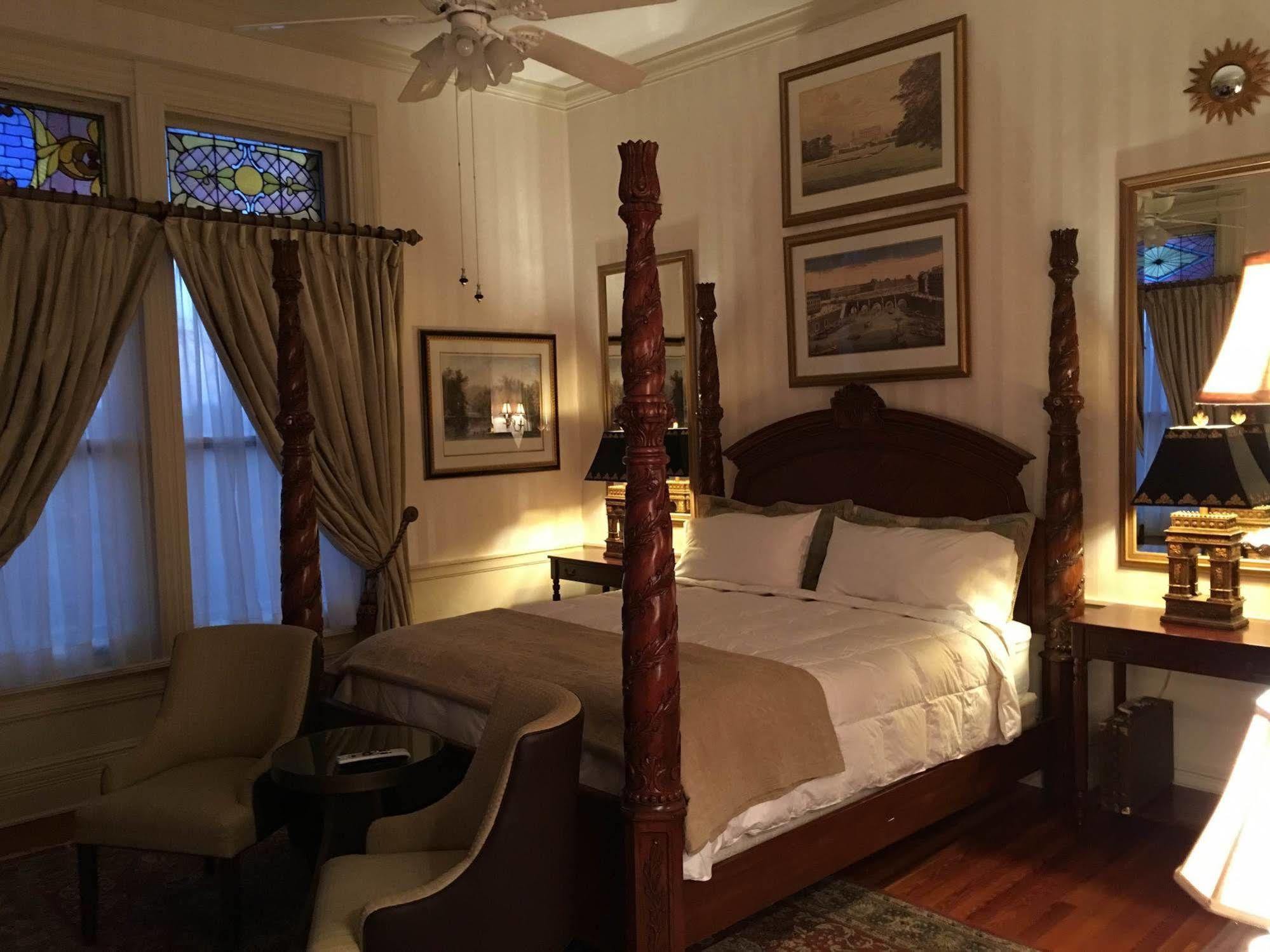 Burke Mansion Bed & Breakfast Macon Bagian luar foto