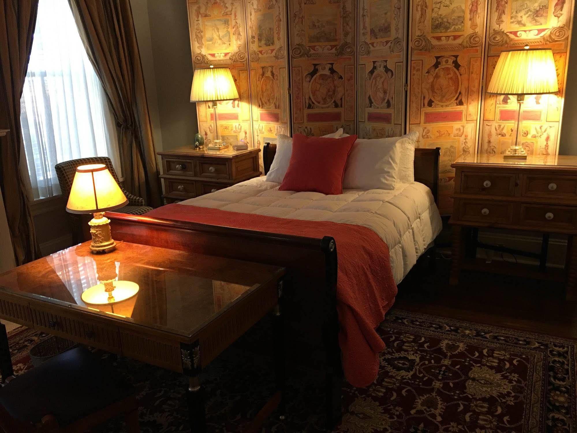 Burke Mansion Bed & Breakfast Macon Bagian luar foto