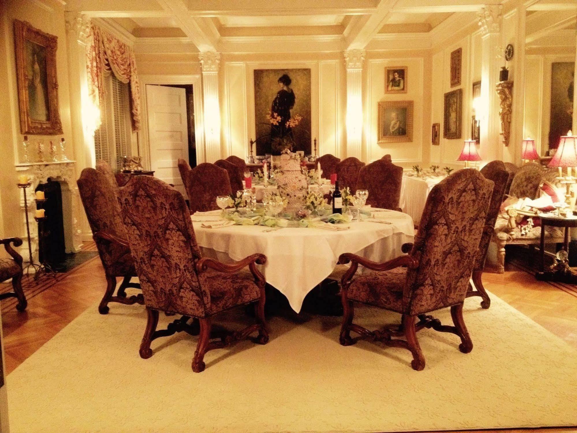 Burke Mansion Bed & Breakfast Macon Bagian luar foto